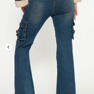 Devon Mid Rise Cargo Flare Jeans - Medium Blue Wash